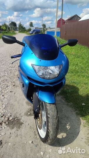 Kawasaki zx 9 r