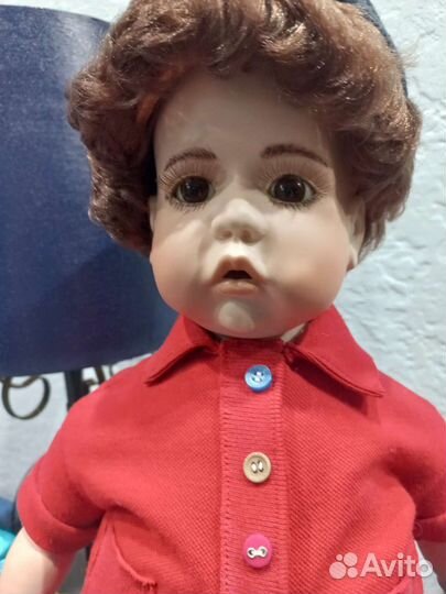 Кукла фарфоровая коллекционная