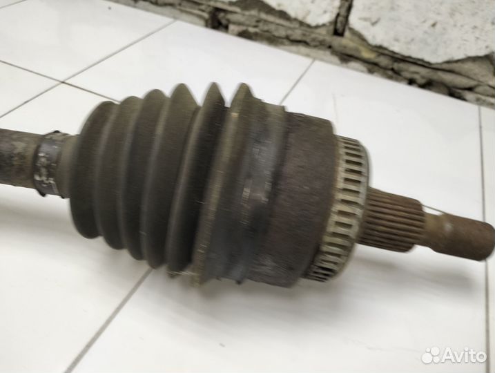Полуось передняя левая Mercedes W163 Ml