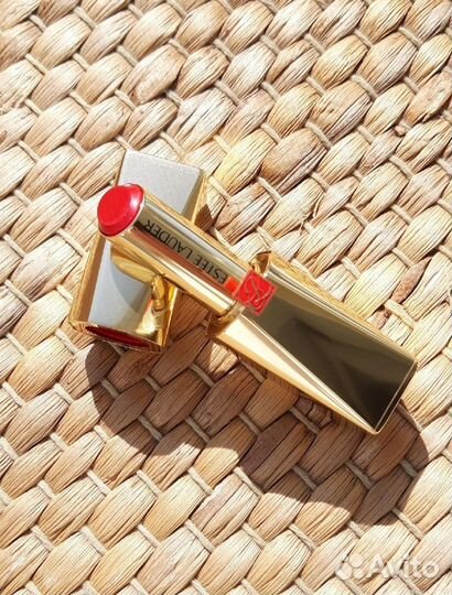 Помада Estee Lauder