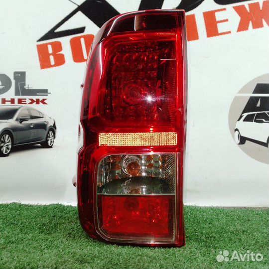 Фонарь задний левый Toyota Hilux Pick Up AN120