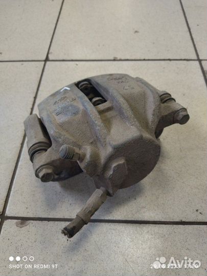 Суппорт тормозной передний левый Chery Tiggo T11