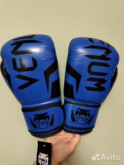 Боксерские перчатки Twins Special 14 oz