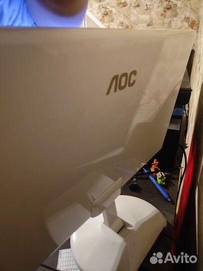 Монитор, клавиатура, и мышка