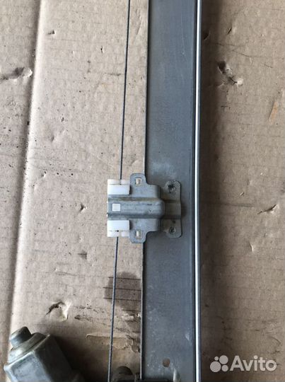 Стеклоподъёмник задний правый Хонда CR-V3(743)