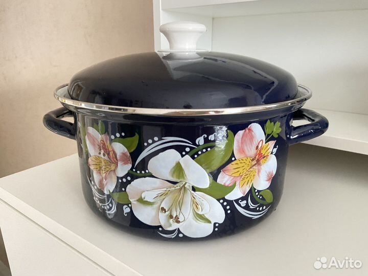 Кастрюля эмалированная новая