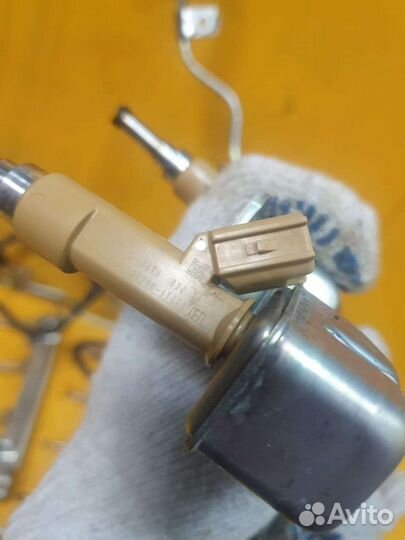 Топливная форсунка инжектор 1.6 1ZR-FE 1zrfe 1zrfa