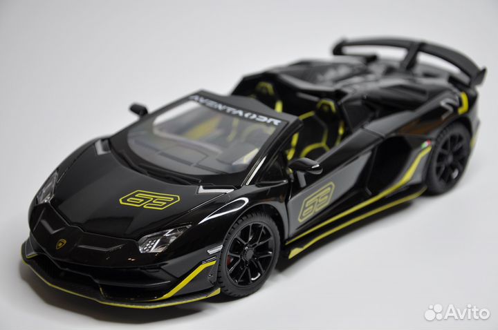 Модель автомобиля Lamborghini Aventador SVJ металл