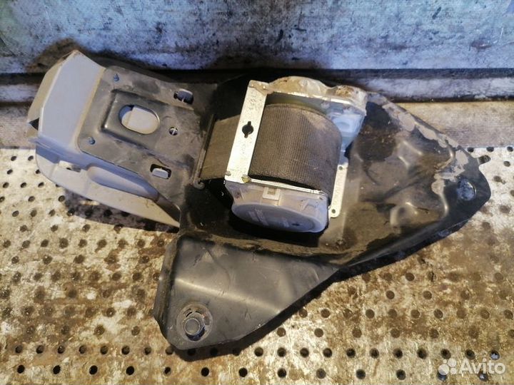 Ремень безопасности Toyota RAV4