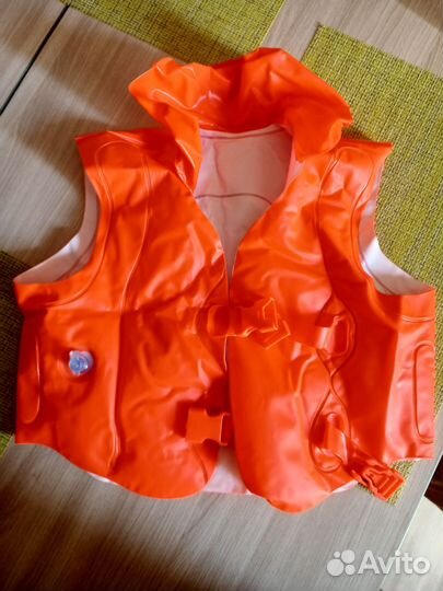 Жилет для плавания