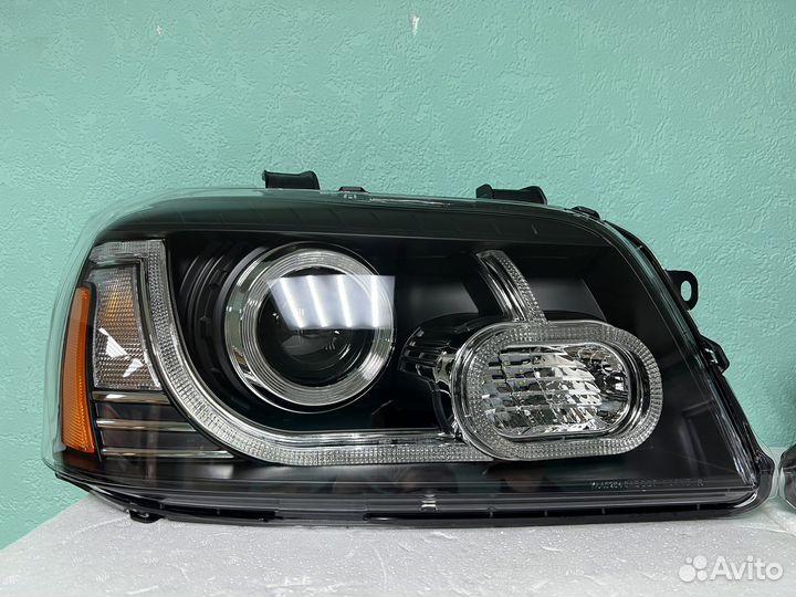 Фара Toyota Kluger / Highlander