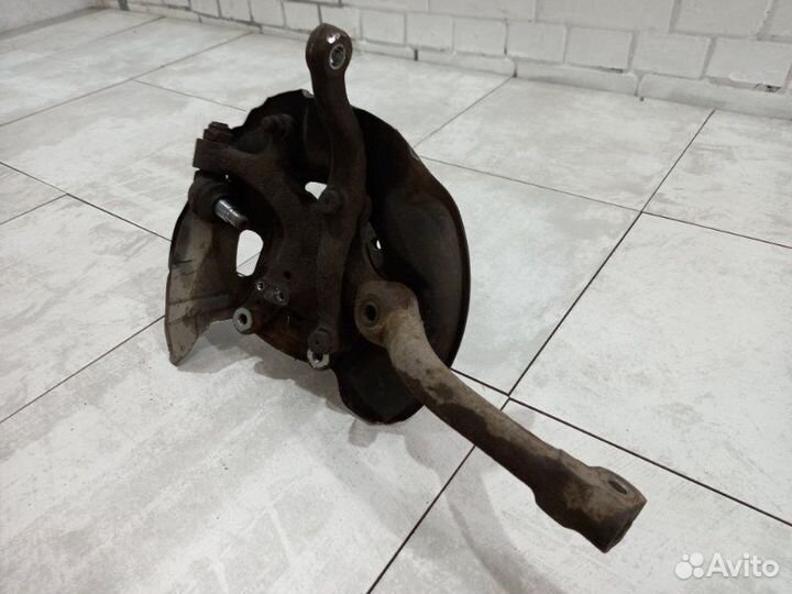 Кулак передний левый Mercedes S600 W140 120.980