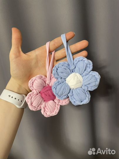 Брелок вязаный