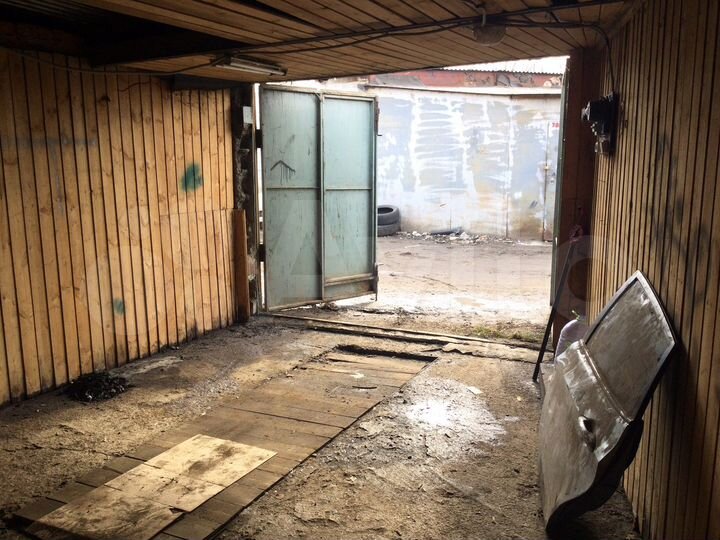 Гараж, > 30 м²