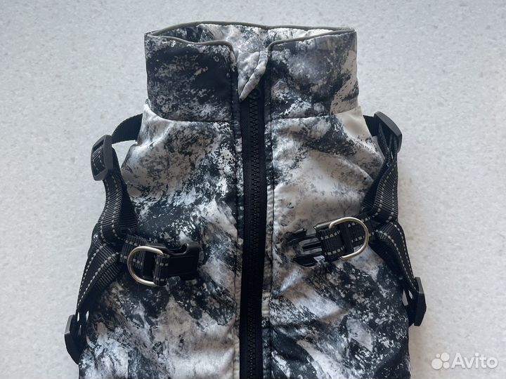 Одежда для собак (дождевик, жилетка, намордник)