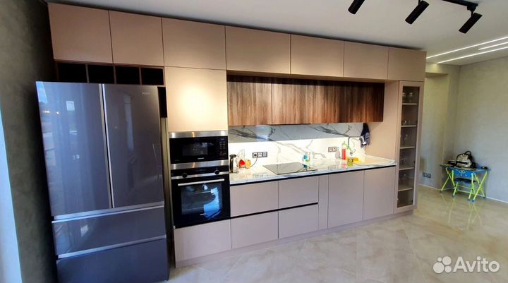 Кухня в потолок на заказ