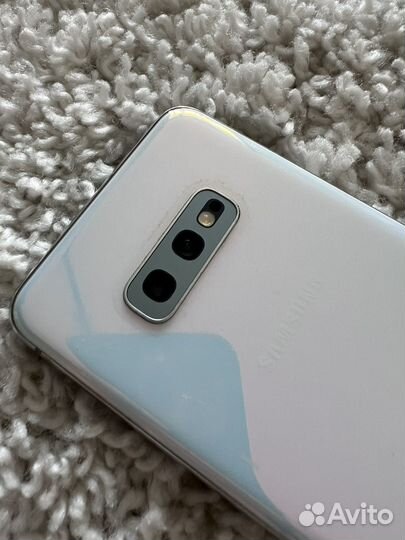 Samsung Galaxy S10e, 6/128 ГБ