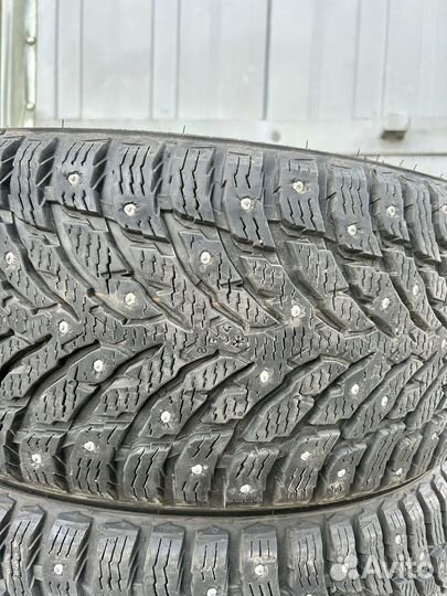 Nokian Tyres Hakkapeliitta 9 235/45 R18