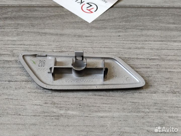 Крышка форсунки Прадо 150 левая черная 17-20