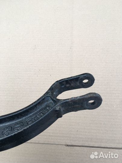 Вилкa амopтизaтора прaвая Audi A4 A5 A7 A8 Q5 RS5