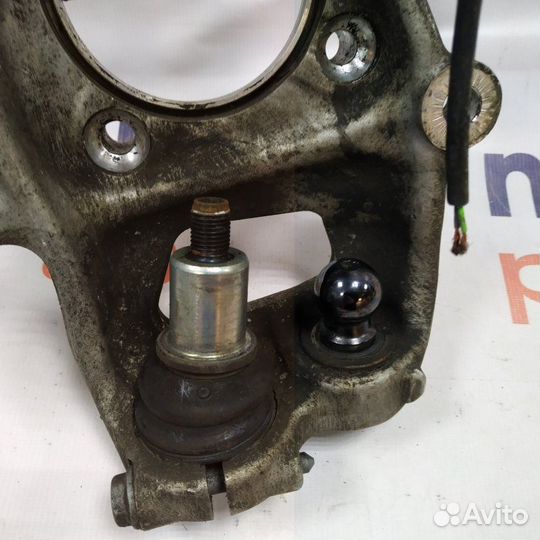 Кулак поворотный передний Audi A4 B9 2019