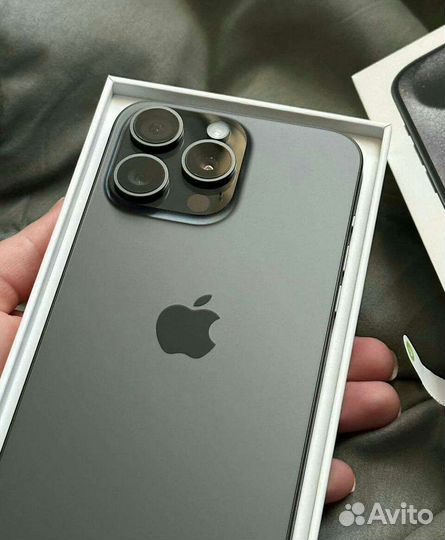 iPhone 15 Pro Max, 256 ГБ