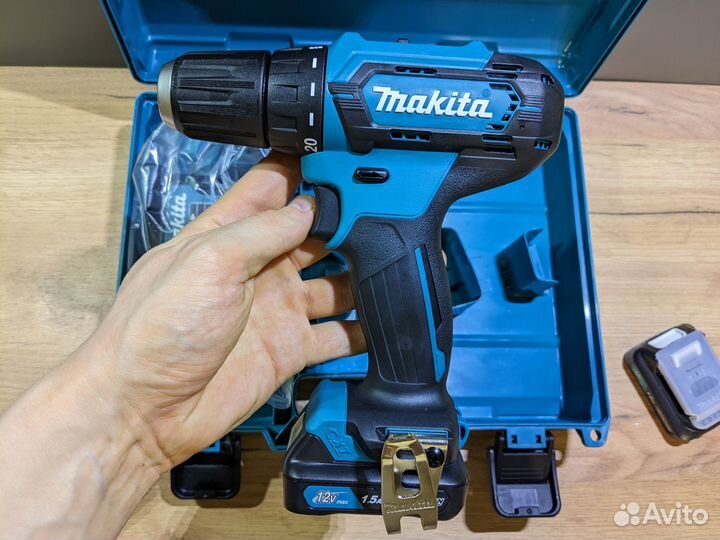 Шуруповерт Makita DF333dwye