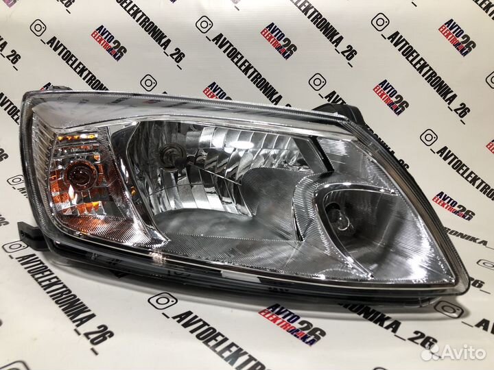 Передние фары Лада Гранта новые с лампочками