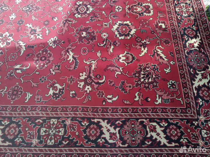 Ковер шерстяной