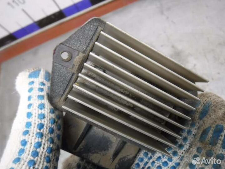 Резистор отопителя Mitsubishi Pajero 3 6G74 2001