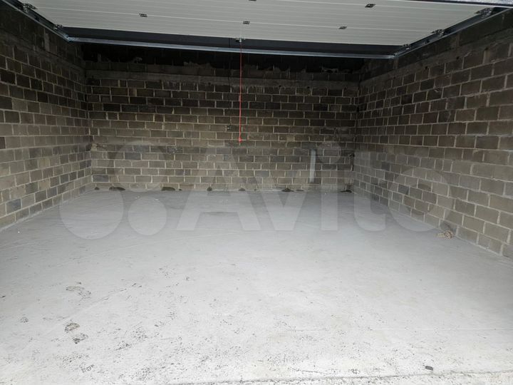 Гараж, > 30 м²