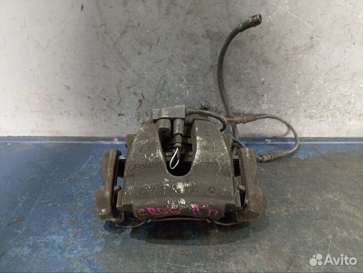 Суппорт передний левый Chrysler Crossfire