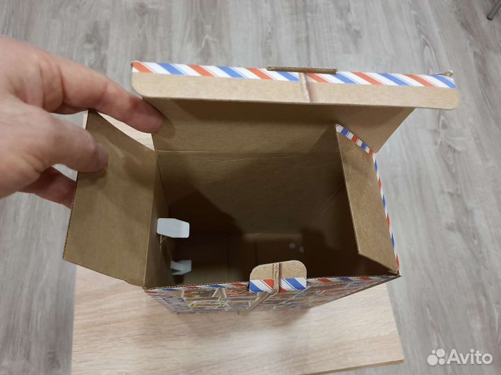 Новогодняя подарочная коробка