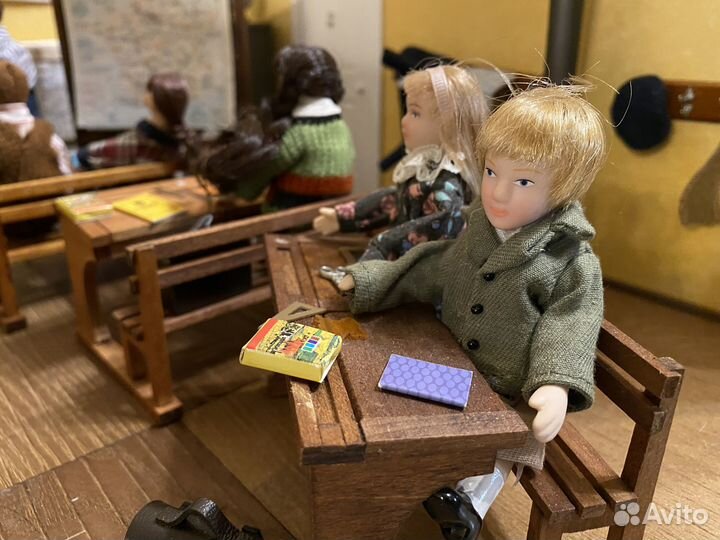 Кукольный домик. Кукольная миниатюра школа Куколки