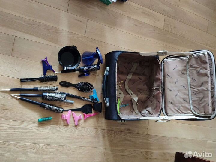 Принадлежности для парикмахера все в наличие