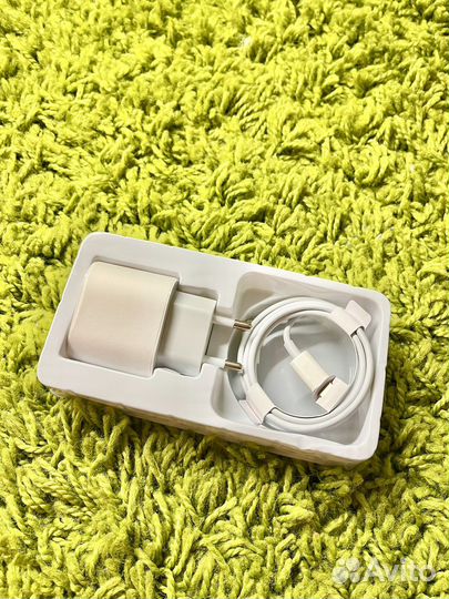 Зарядное устройство на iPhone 20w провод + блок