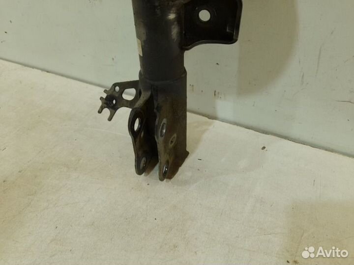 Амортизатор передний левый Toyota Camry V70 2018