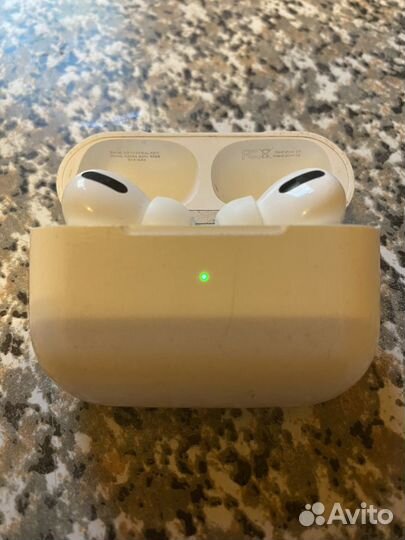 Беспроводные наушники apple airpods