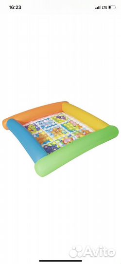 Детский надувной манеж