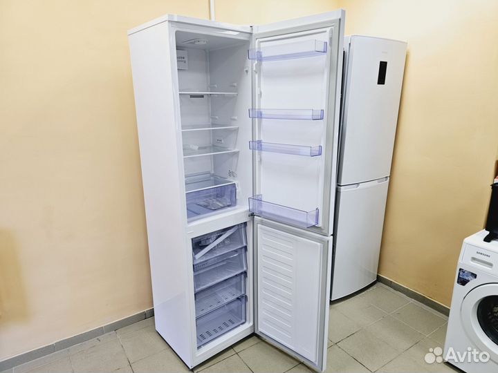 Узкий холодильник Beko 335л NoFrost (Чап50)