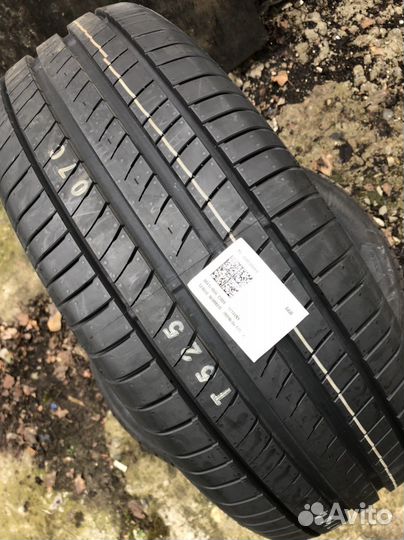 Nexen N'Fera RU5 215/60 R17 96H