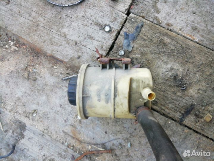 Бачок гура рено логан