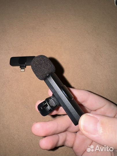 Петличка на iPhone