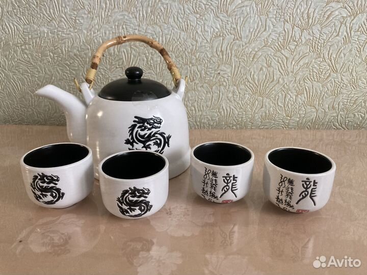 Чайный сервиз с драконом