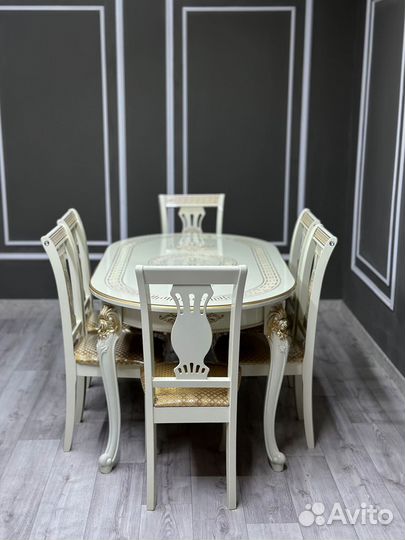 Стул / В наличии стулья