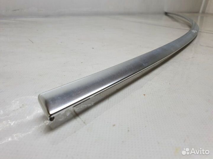 Молдинг на дверь передний левый Mercedes-Benz C