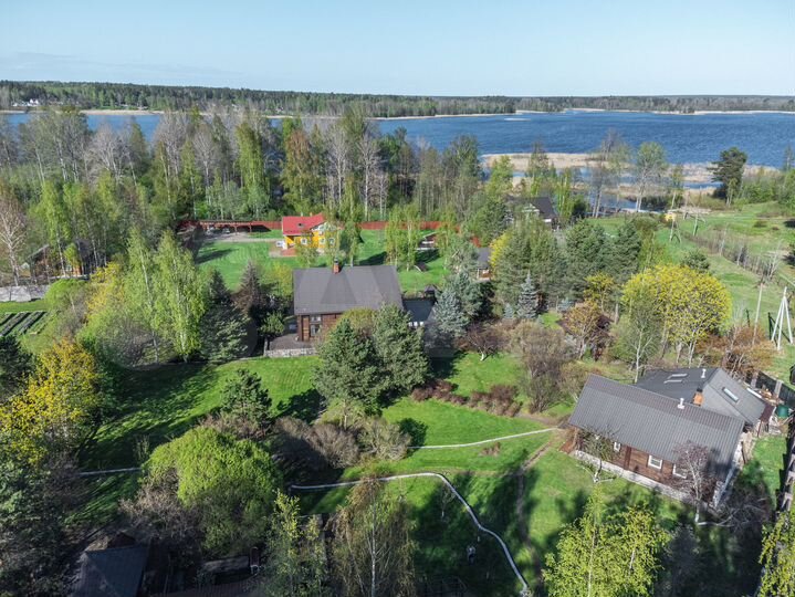 Коттедж 180 м² на участке 50 сот.