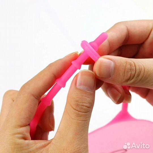 В ассортименте Силиконовый нагрудник с кармашком