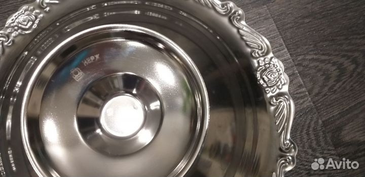 Блюдо сервировочное металлическое на ножке