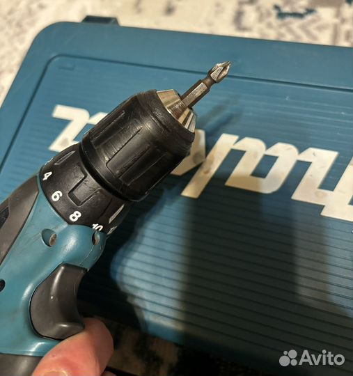 Шуруповерт makita df330d